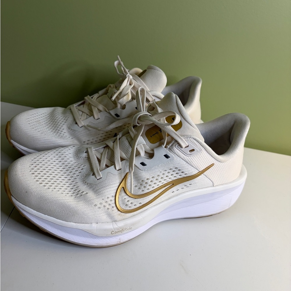 Nike Women's White and Gold Sneakers